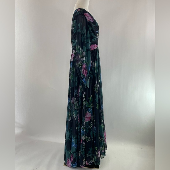 Badgley Mischka Pleated Gown, 8 - Picture 11 of 16